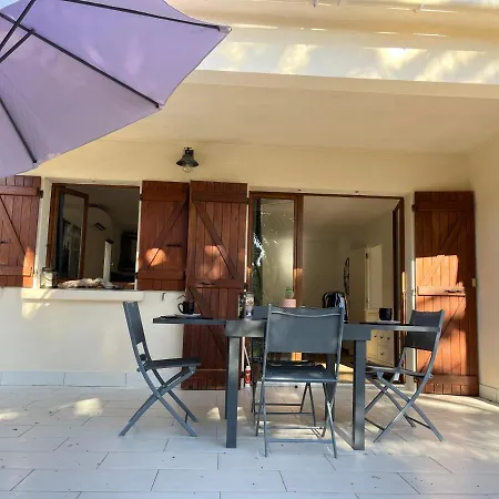 Solenzara- 5 Personnes Vue Dans Avec Piscine Apartman Sari Solenzara